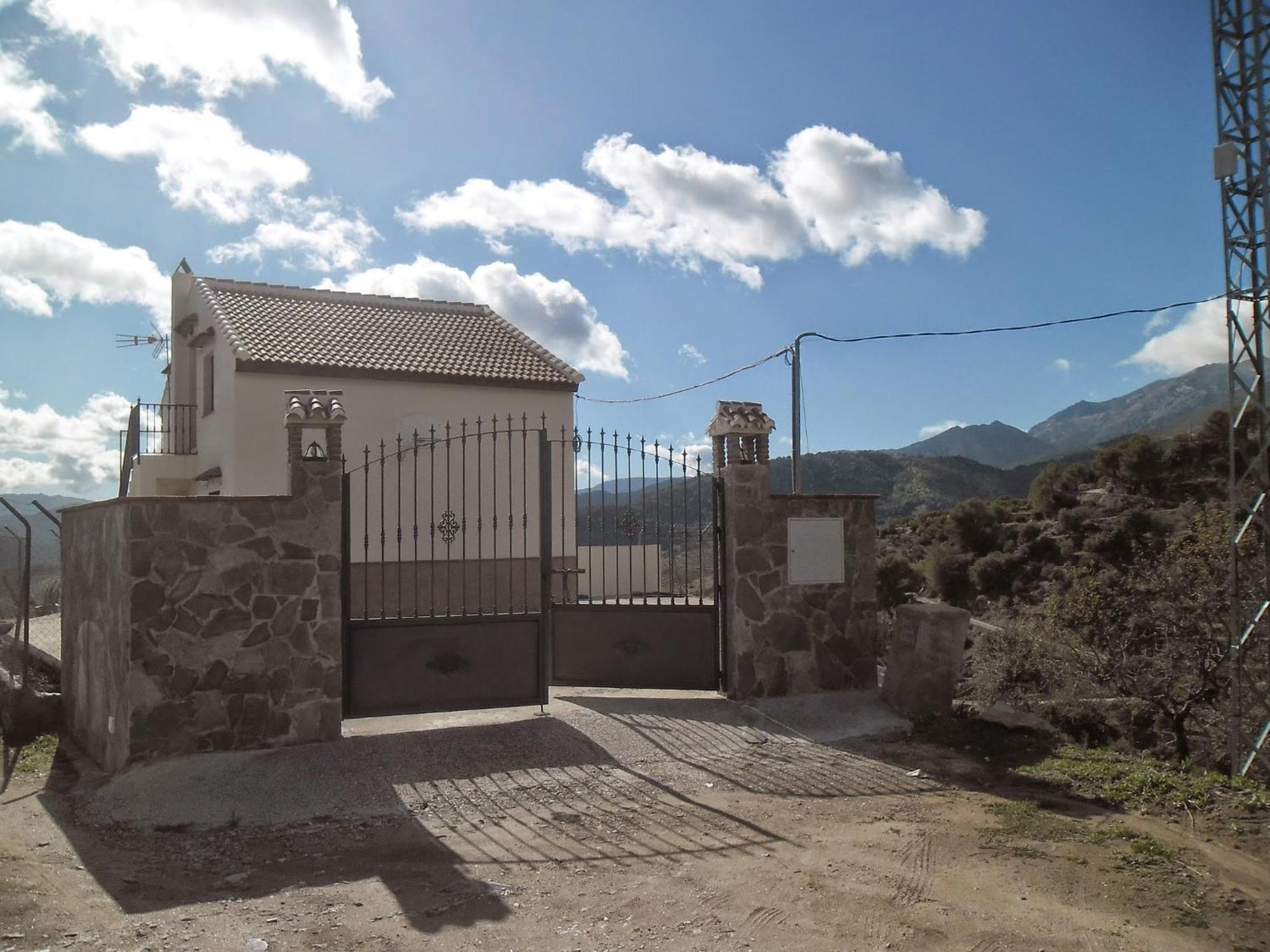 Casa Rural La Revuelta Con Las Mejores Vistas A La Naturaleza Yunquera Екстериор снимка